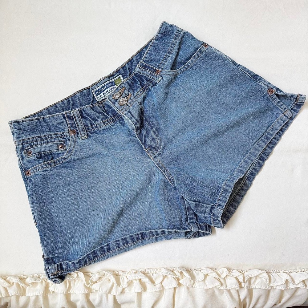 Y2K Old Navy size 4‎ light wash denim mom shorts